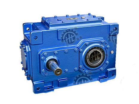 Foot Mounted Parallel Shaft Helical Gear Reducer Industry With Iron Casting Housing Material
